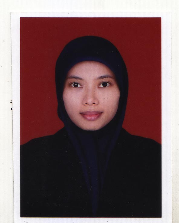DR. KHOMSIYATUL MUKARROMAH, M.A.