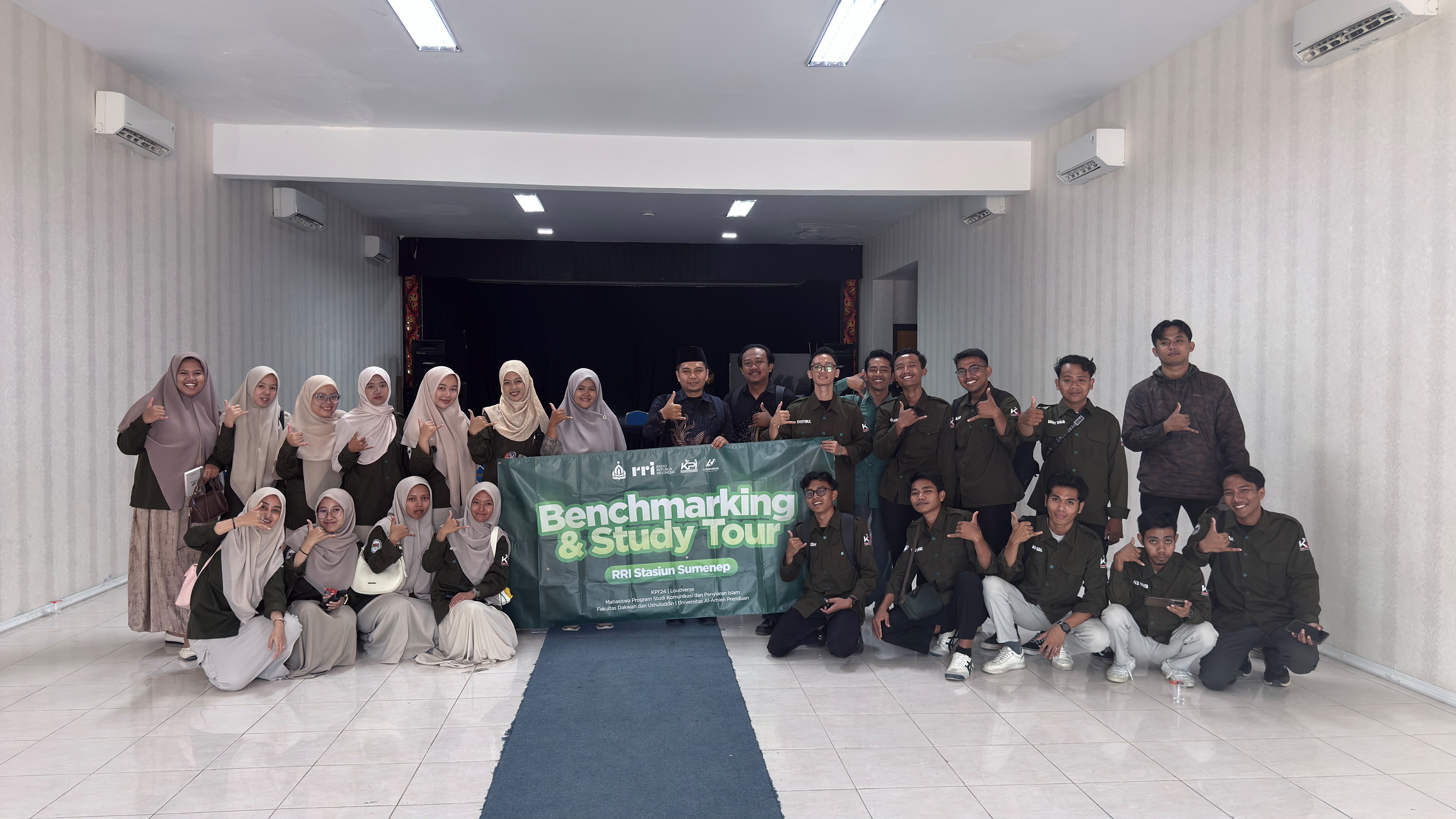 Benchmarking di Radio Republik Indonesia Sumenep, Mahasiswa Komunikasi dan Penyiaran Islam (KPI) UNIA Prenduan Kenali Praktik Penyiaran Profesional
