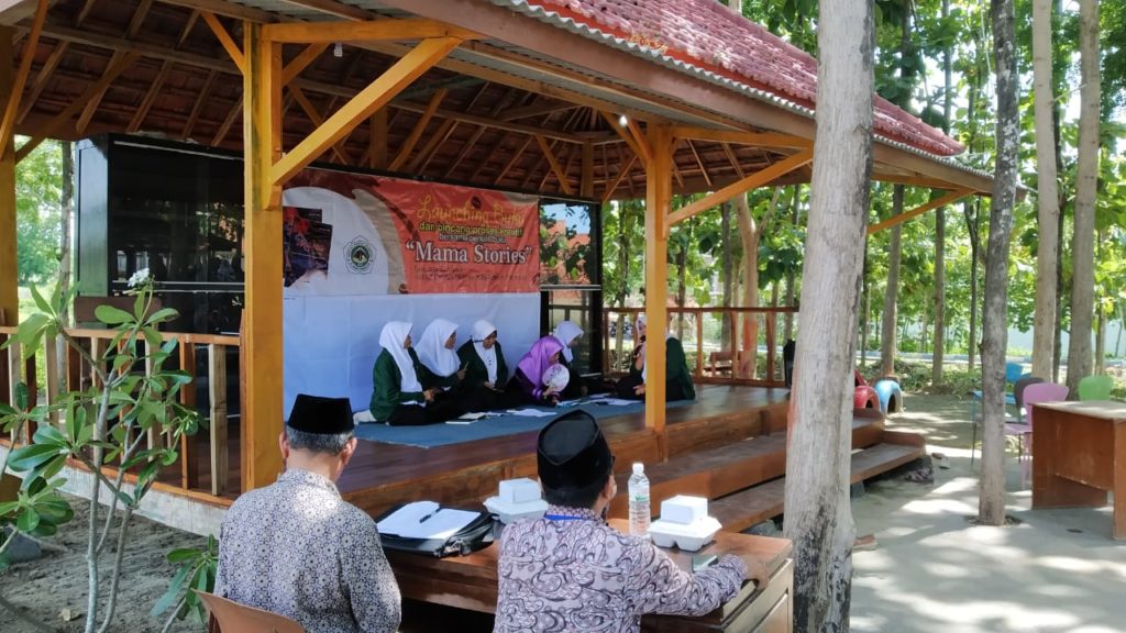 Mahasiswi Madin IDIA Prenduan Launching Buku “Mama Stories”
