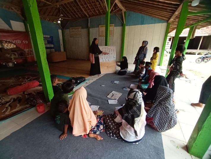 Aksi Peserta P2M IDIA Prenduan Dalam Membantu Tingkatkan Mutu Pendidikan Desa Meteng