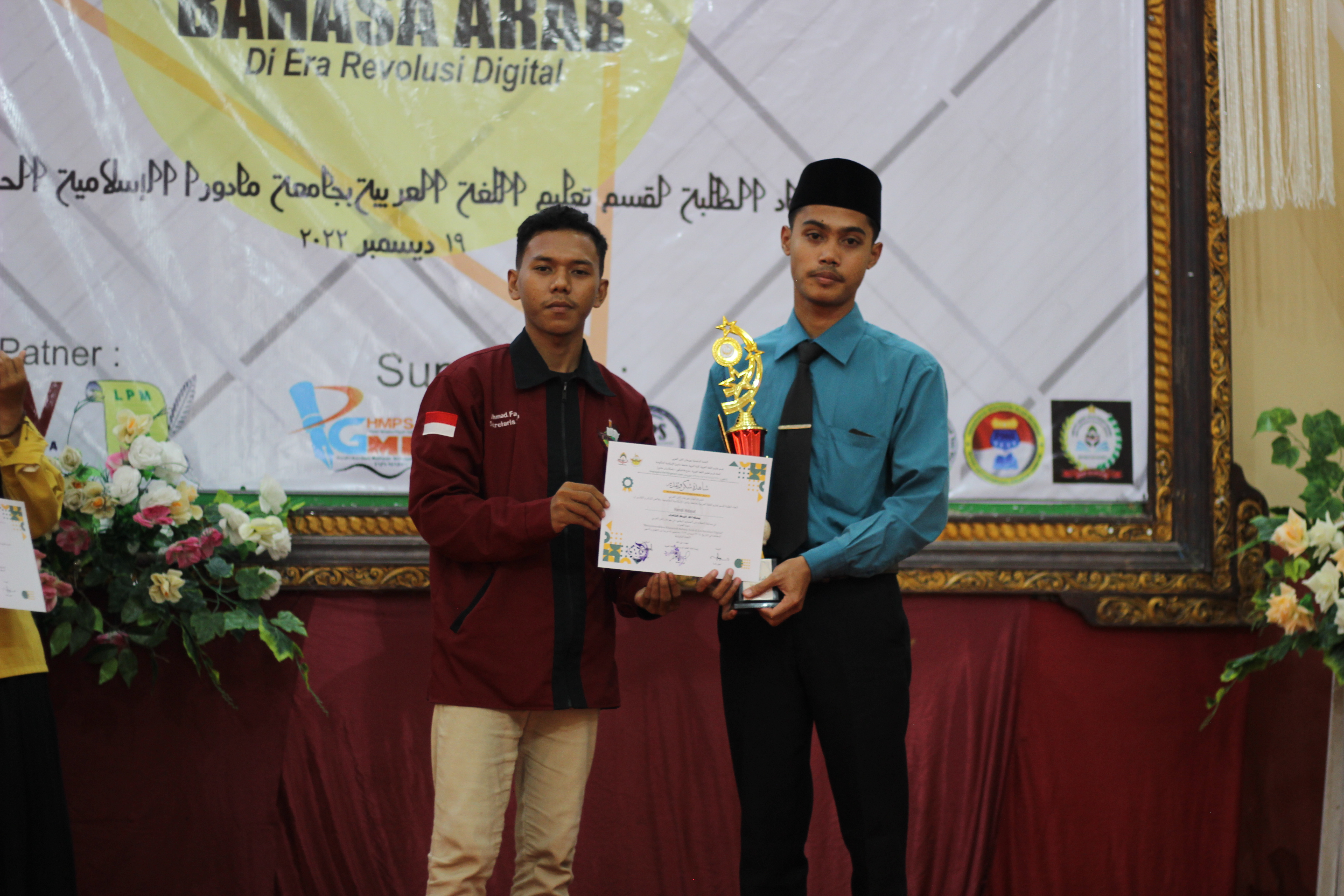 TIDAK MAU KALAH! MAHASISWA IDIA BERHASIL MERAIH JUARA III LOMBA PIDATO BAHASA ARAB DI IAIN MADURA