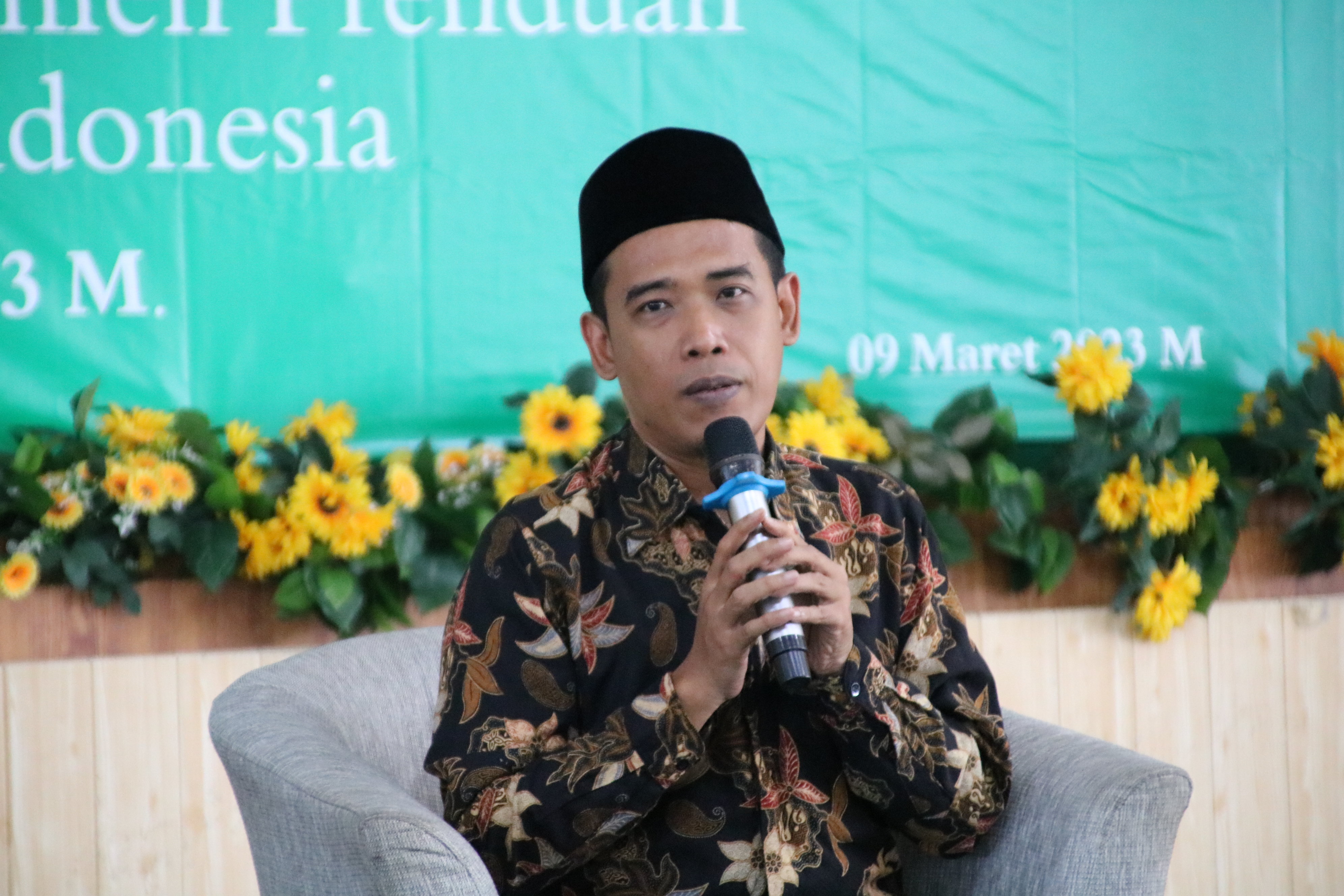 KETUA SENAT IDIA PRENDUAN SAMPAIKAN MATERI DENGAN TEMA ISLAMIC WORLDVIEW TO THE WESTERN WORLD: THE POSITIONING OF IDIA ALUMNI