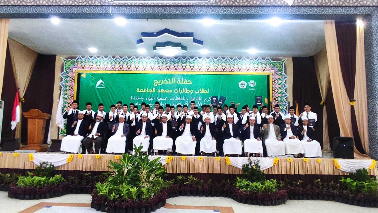 MA’HAD IDIA PRENDUAN WISUDA 94 MAHASANTRI DAN HAFIDZ QUR’AN