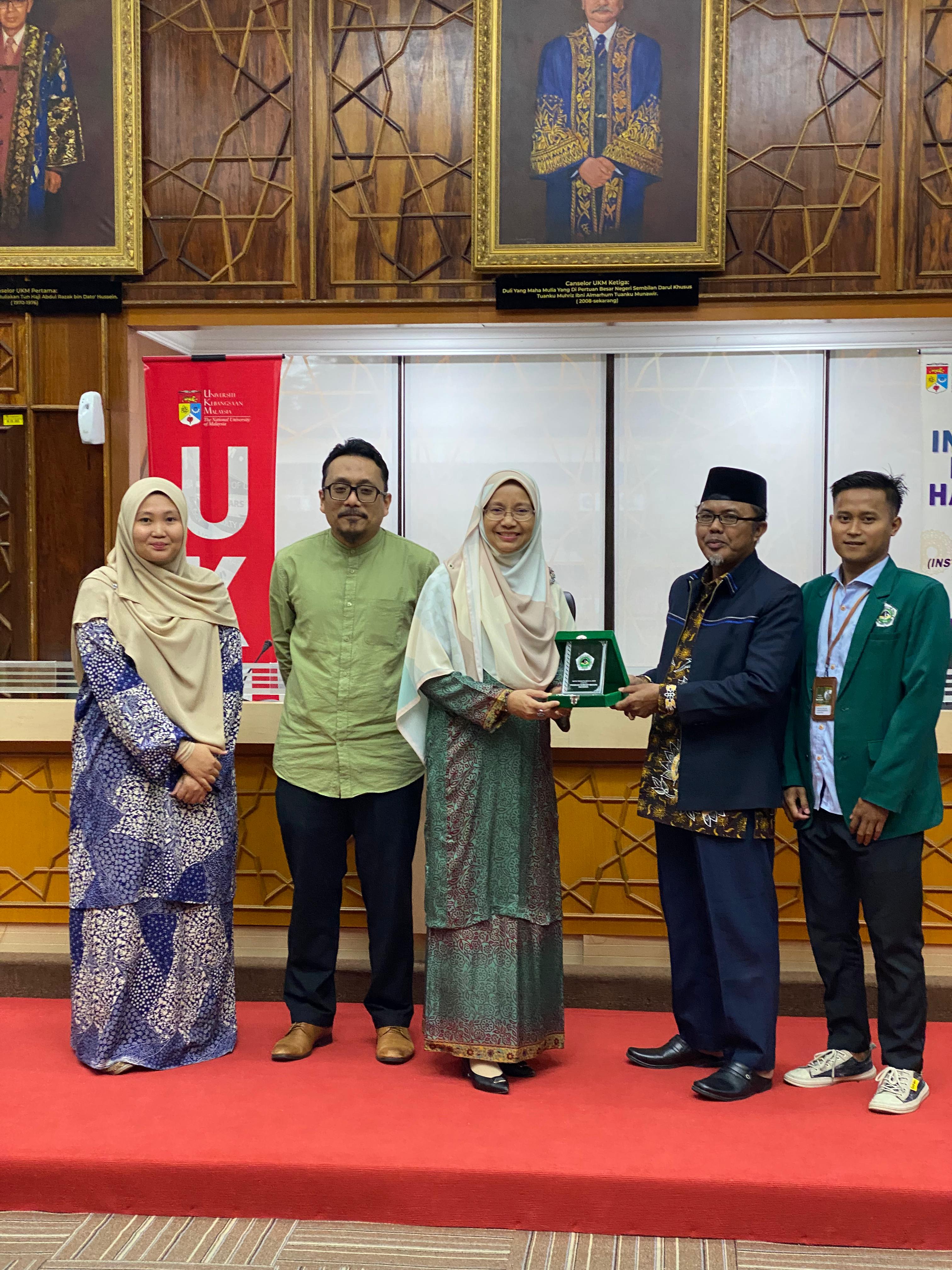 Disambut Hangat Oleh Tuan Rumah: Kunjungan Mahasiswa IUP IDIA Prenduan ke Institut Islam Hadhari Universiti Kebangsaan Malaysia