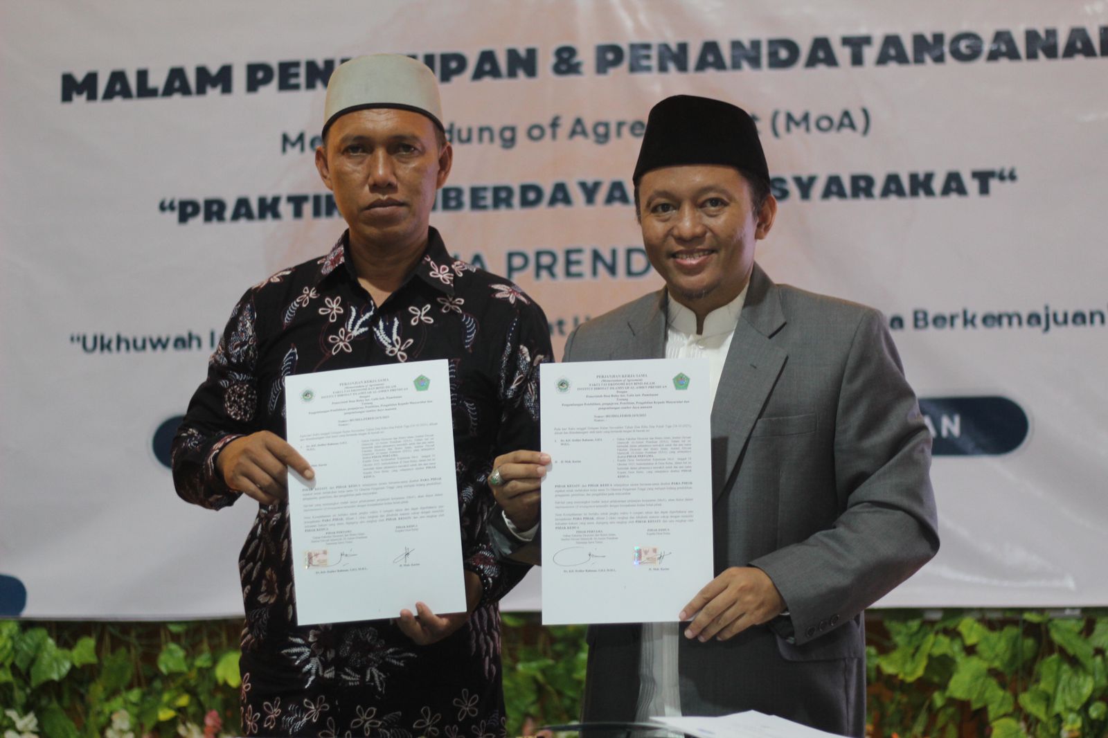 Malam Penutupan dan Penandatanganan Kerjasama MoA P2M IDIA Prenduan di Desa Bulay