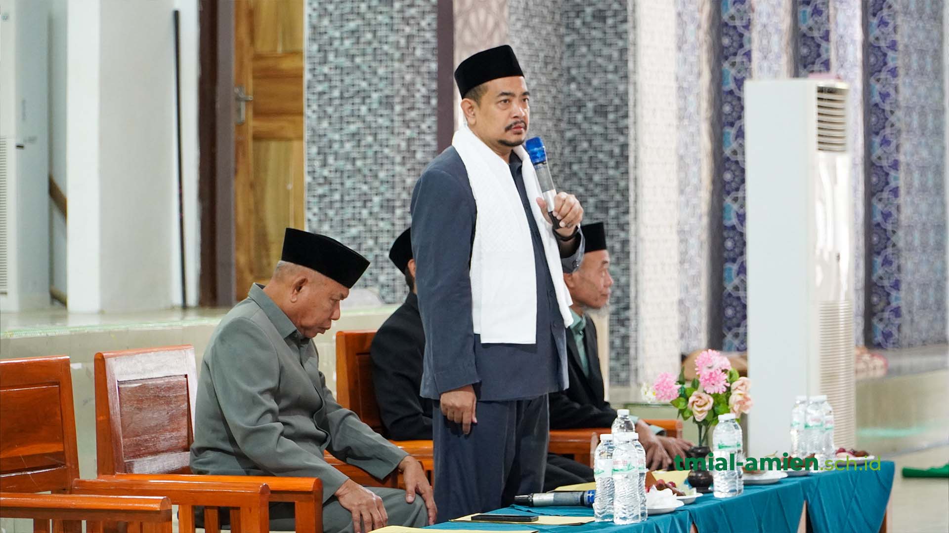 Universitas Al-Amien Prenduan Lantik 70 Calon Guru Pengabdian, Kiai Ghozi Sampaikan Pentingnya Peran Guru dalam Memajukan Suatu Bangsa