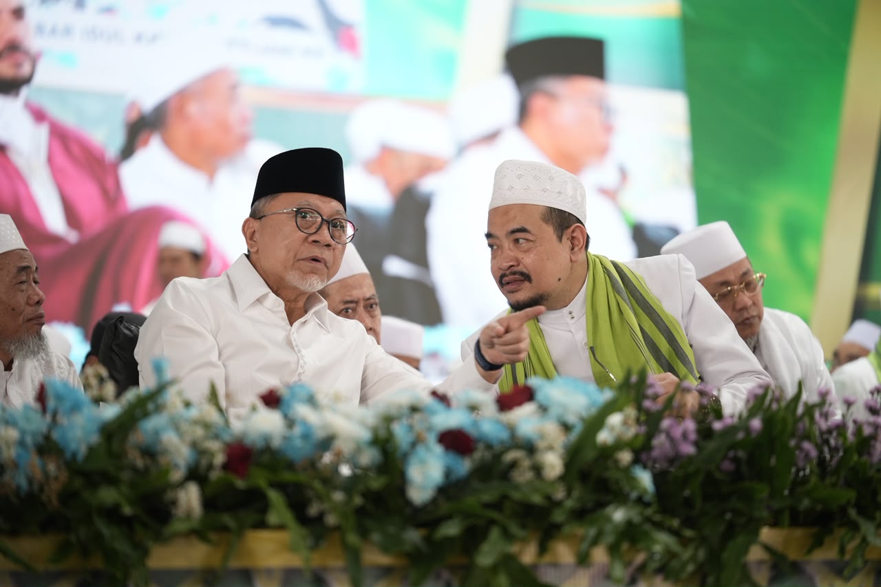 Hadiri Puncak Idul Khotmi Nasional, Zulkifli Hasan Ajak Jamaah Doakan Indonesia Maju dan Sejahtera