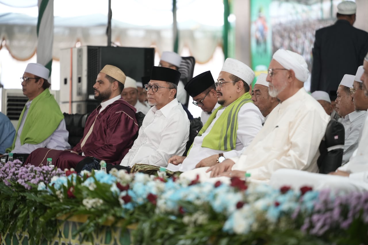 Melayani Jamaah adalah Amanah, Kiai Ahmad Fauzi Tegaskan Komitmen Al-Amien dalam Idul Khotmi Nasional