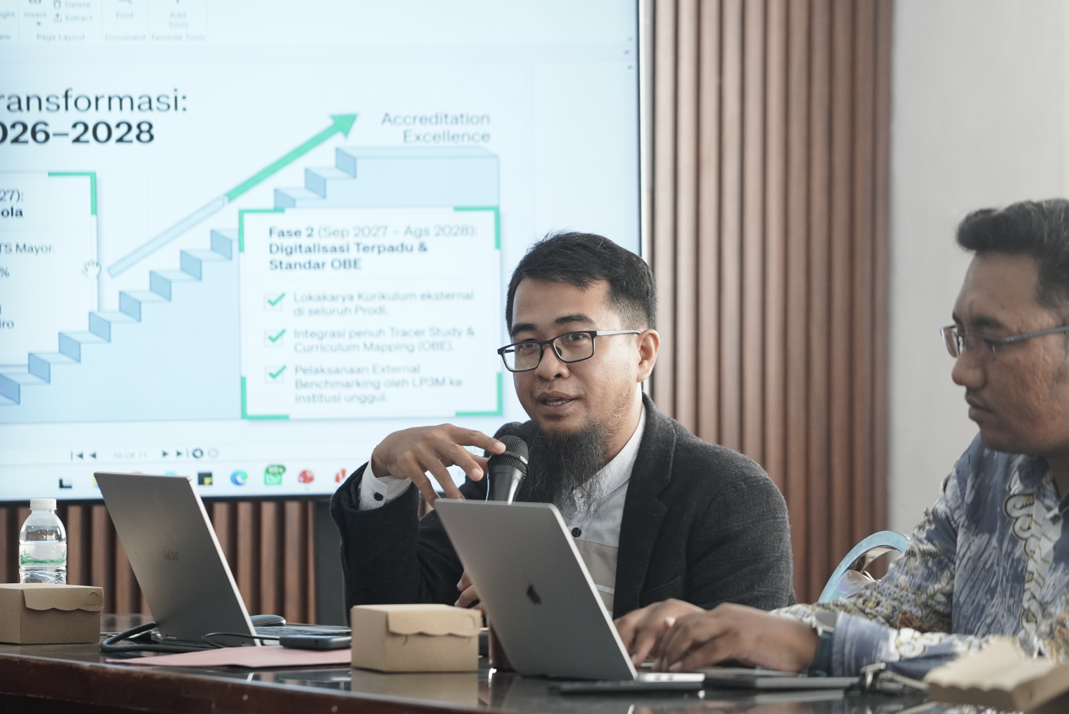 UNIA Gelar Rapat Pimpinan: Bahas Tinjauan Manajemen, E-RKAT, dan Pembentukan Karakter Mahasiswa